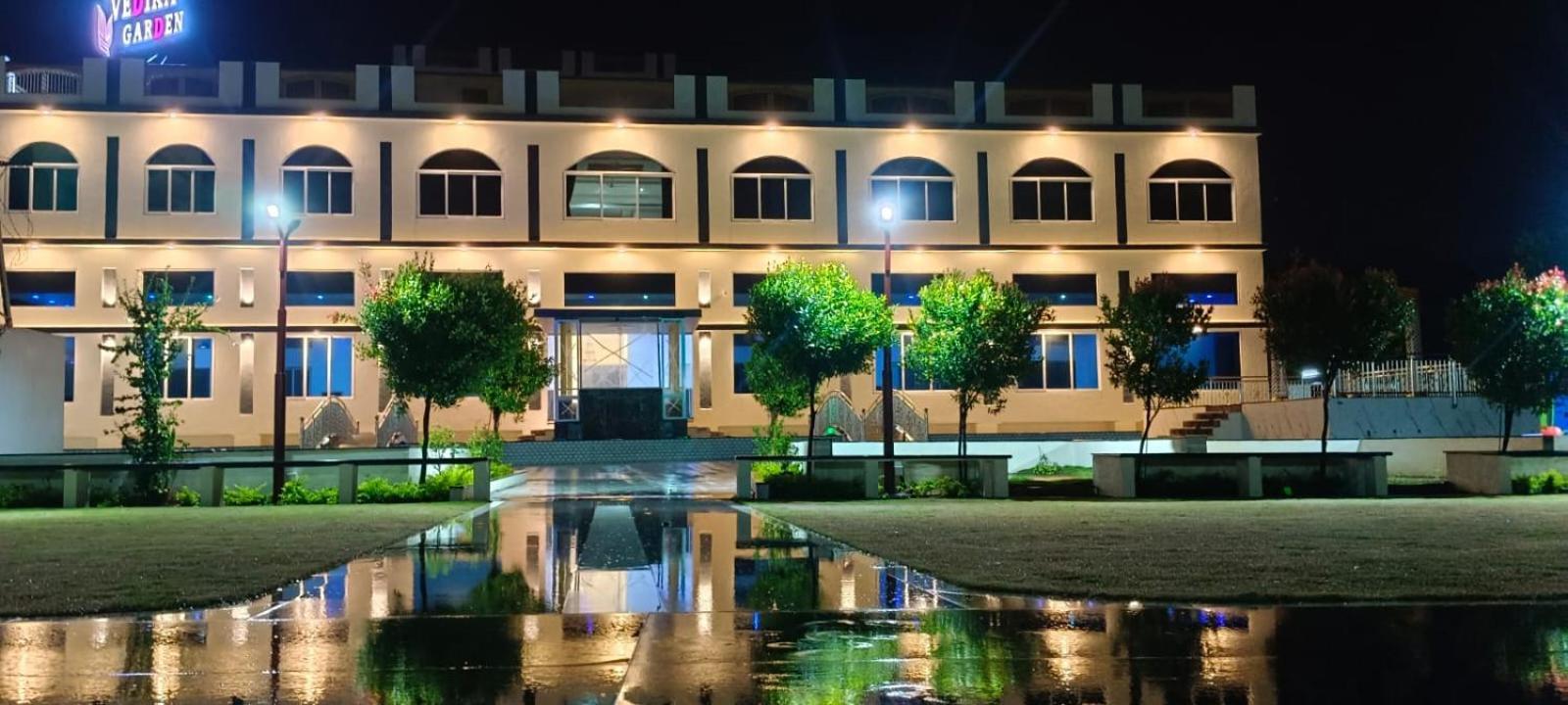 מלון לונבלה Vedika Garden מראה חיצוני תמונה